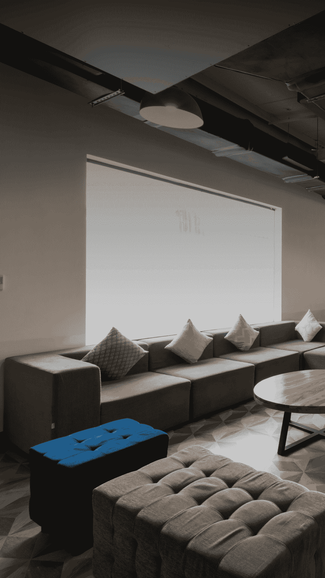 Jhandewalan coworking space - Mobile view - 2
