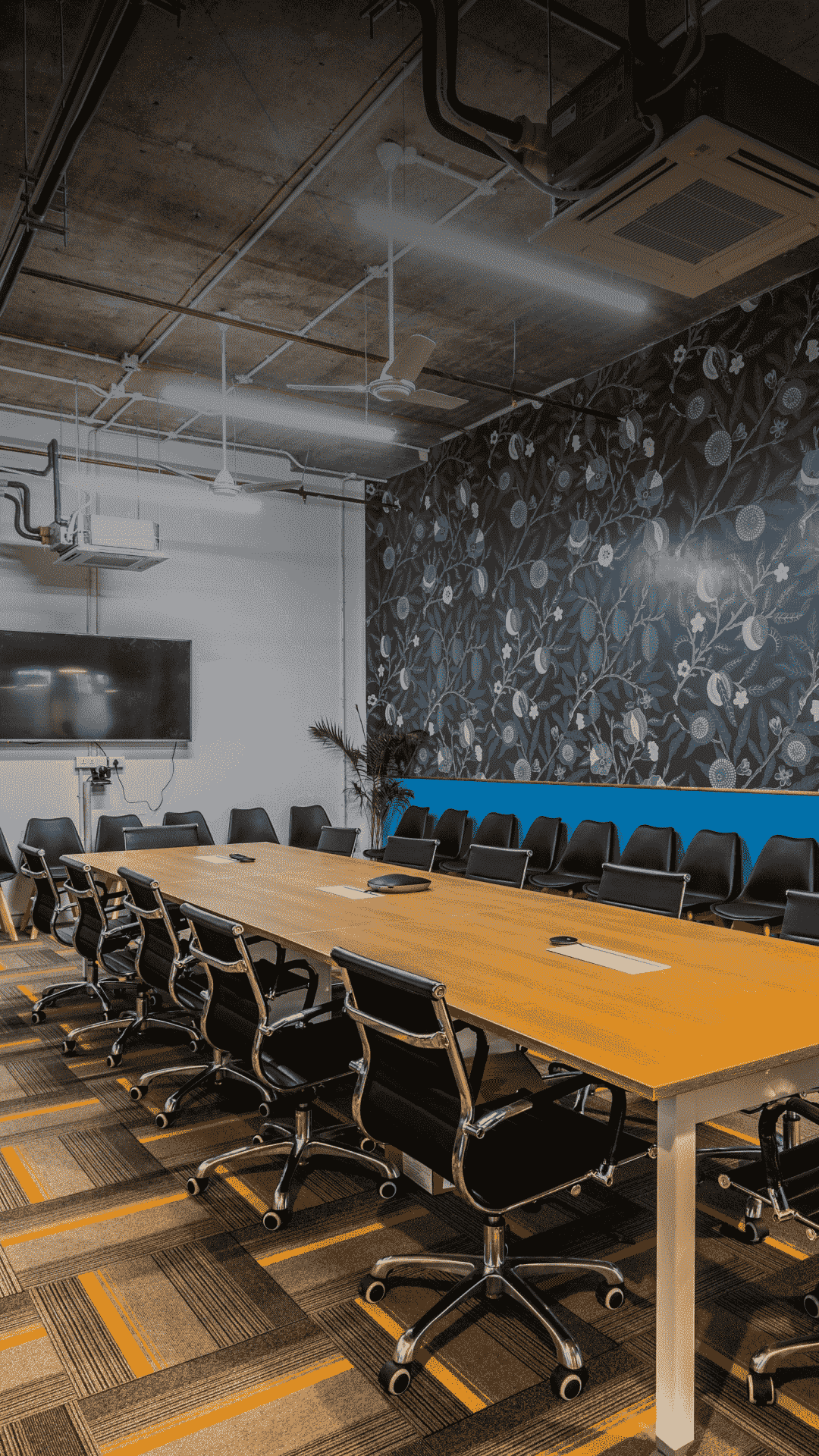Udyog Vihar coworking space mobile view 5